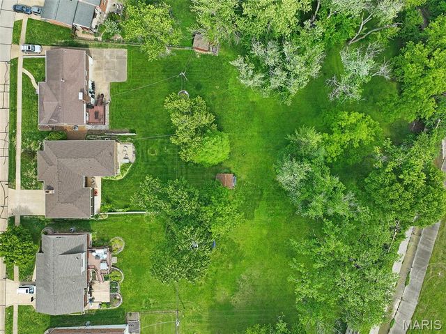 10448 Gregory Court, St Louis, MO 63128