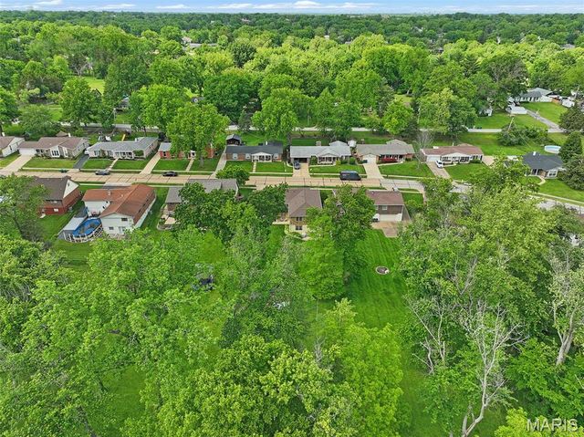 10448 Gregory Court, St Louis, MO 63128