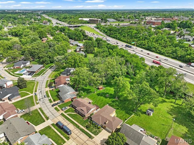 10448 Gregory Court, St Louis, MO 63128