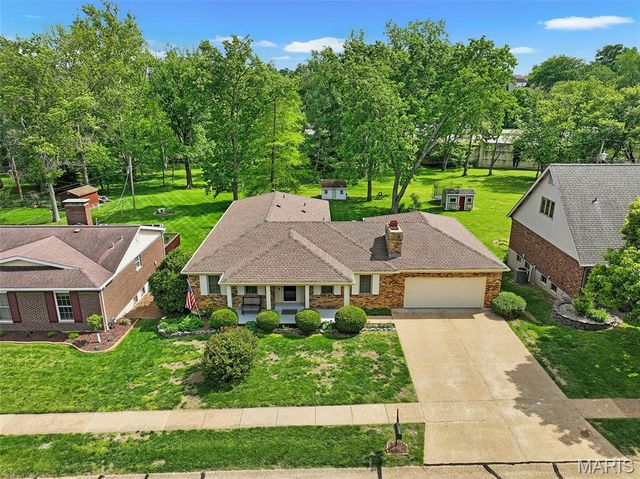 10448 Gregory Court, St Louis, MO 63128