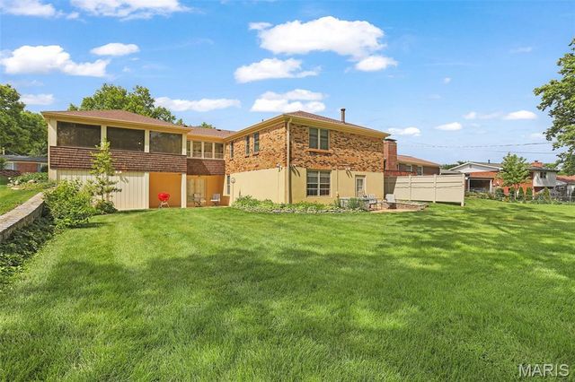 10448 Gregory Court, St Louis, MO 63128