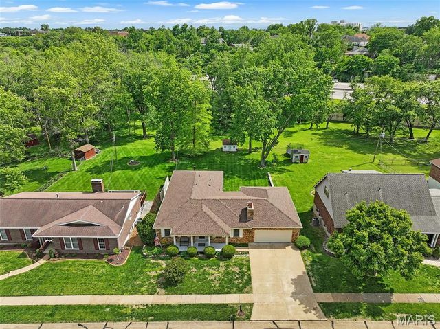 10448 Gregory Court, St Louis, MO 63128