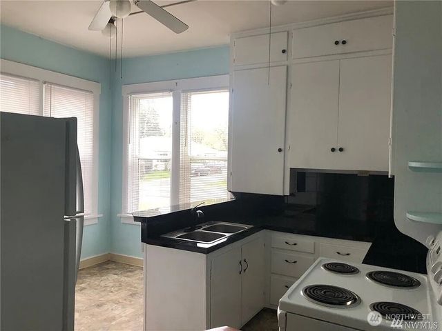 521 128th Street S, Tacoma, WA 98444