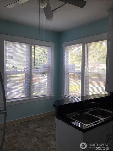521 128th Street S, Tacoma, WA 98444