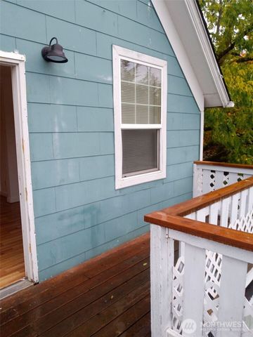 521 128th Street S, Tacoma, WA 98444