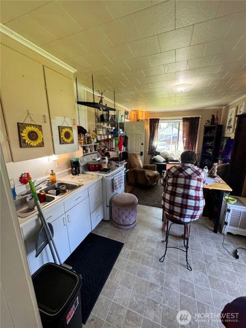 521 128th Street S, Tacoma, WA 98444