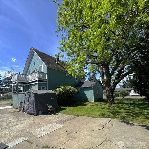 521 128th Street S, Tacoma, WA 98444