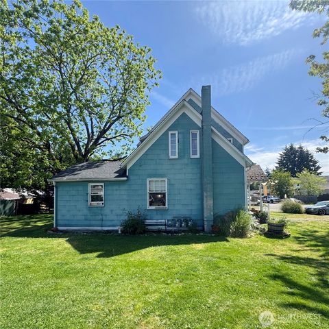 521 128th Street S, Tacoma, WA 98444