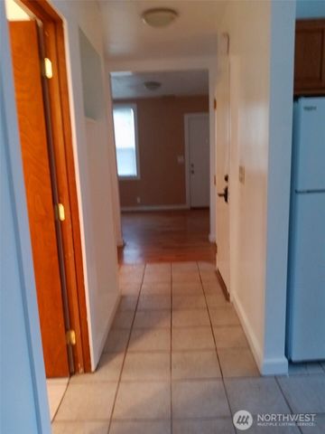 521 128th Street S, Tacoma, WA 98444