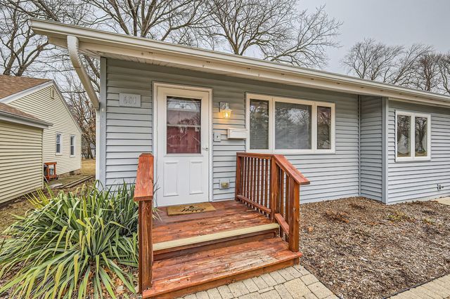 601 Oakwood Drive, Geneva, IL 60134