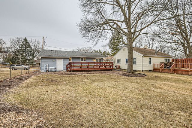 601 Oakwood Drive, Geneva, IL 60134