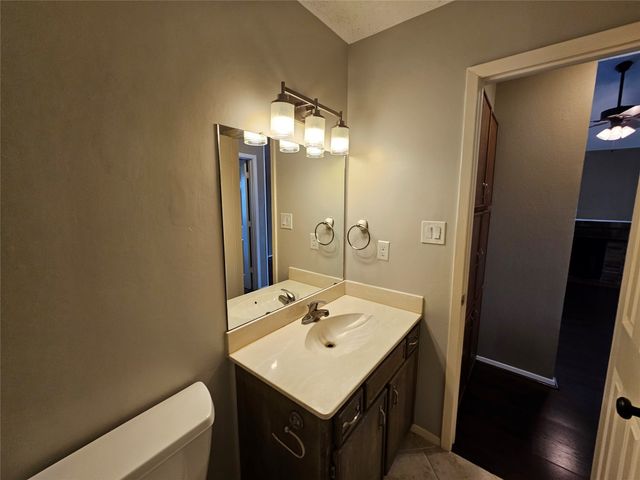 602 Prairie Dell Street, Lewisville, TX 75067