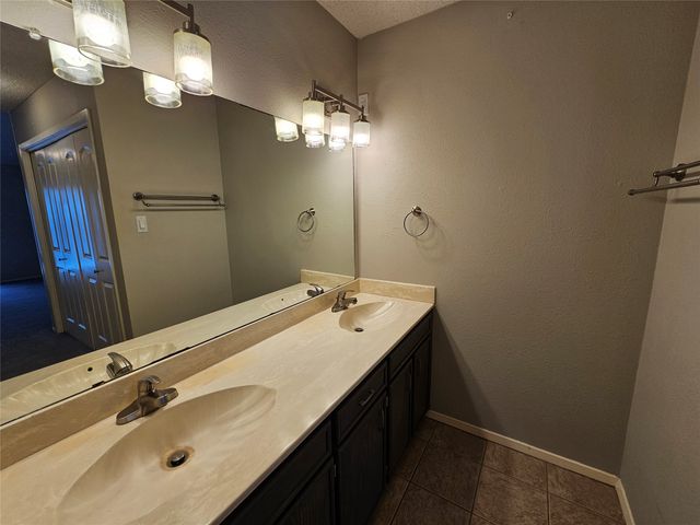 602 Prairie Dell Street, Lewisville, TX 75067