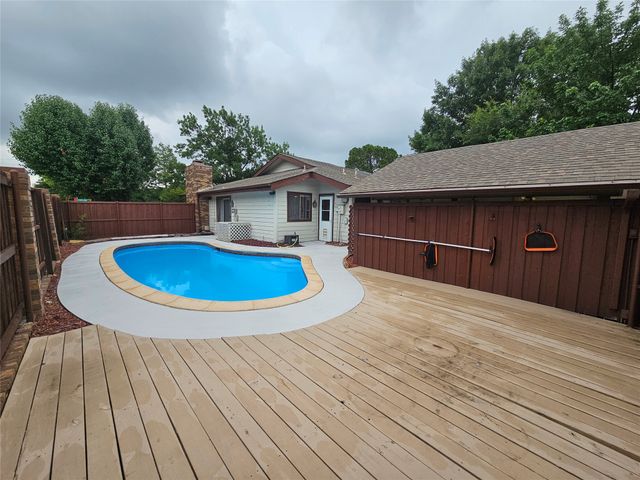 602 Prairie Dell Street, Lewisville, TX 75067