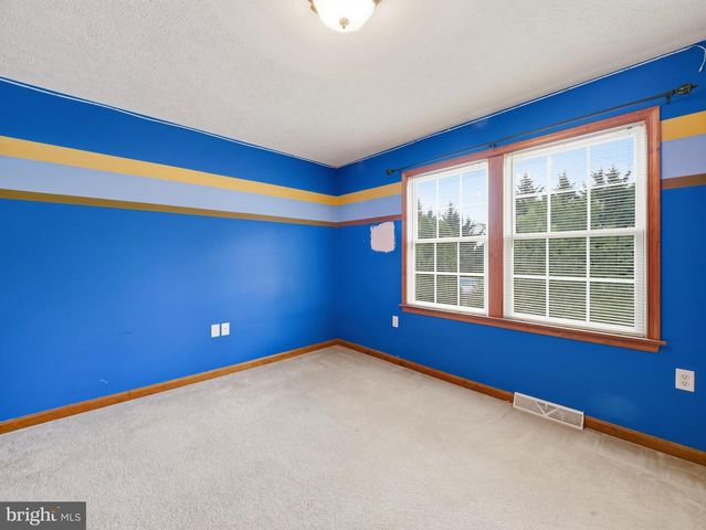 1553 VAUGHN DRIVE, Chambersburg, PA 17202