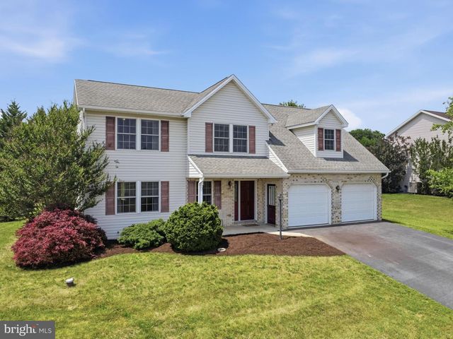 1553 VAUGHN DRIVE, Chambersburg, PA 17202