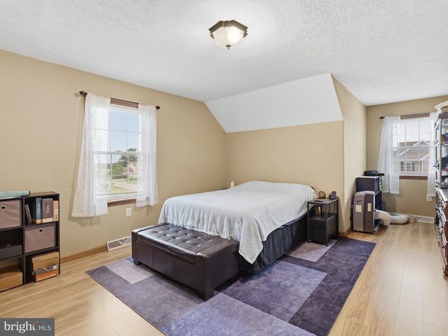 1553 VAUGHN DRIVE, Chambersburg, PA 17202