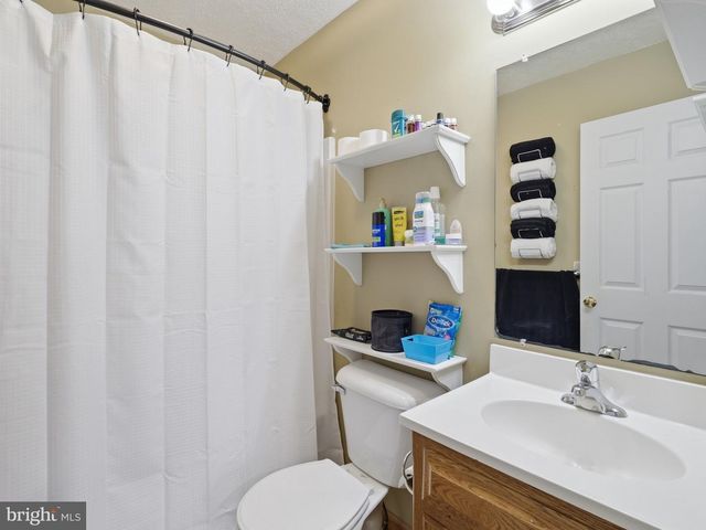 1553 VAUGHN DRIVE, Chambersburg, PA 17202