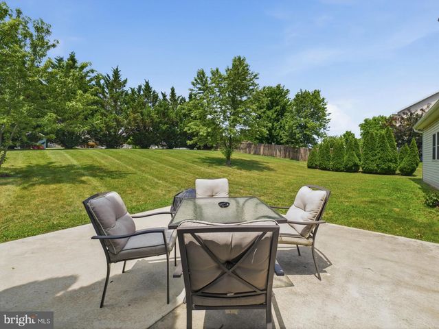 1553 VAUGHN DRIVE, Chambersburg, PA 17202