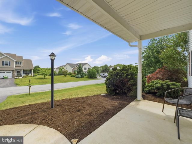1553 VAUGHN DRIVE, Chambersburg, PA 17202