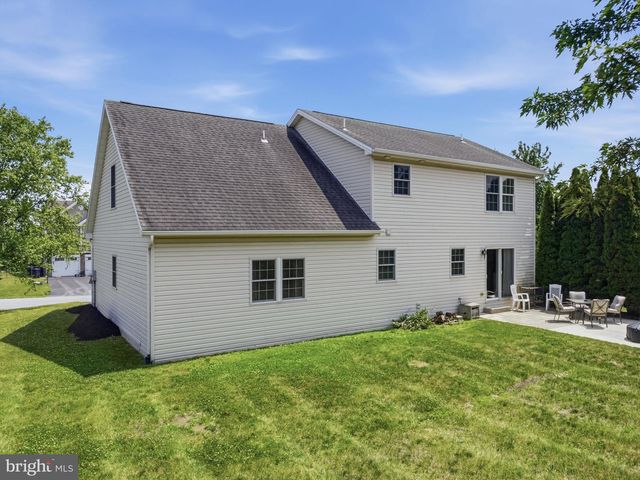 1553 VAUGHN DRIVE, Chambersburg, PA 17202