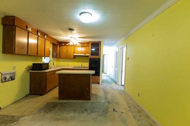 1103 Fifth Ave, Coleman, TX 76834
