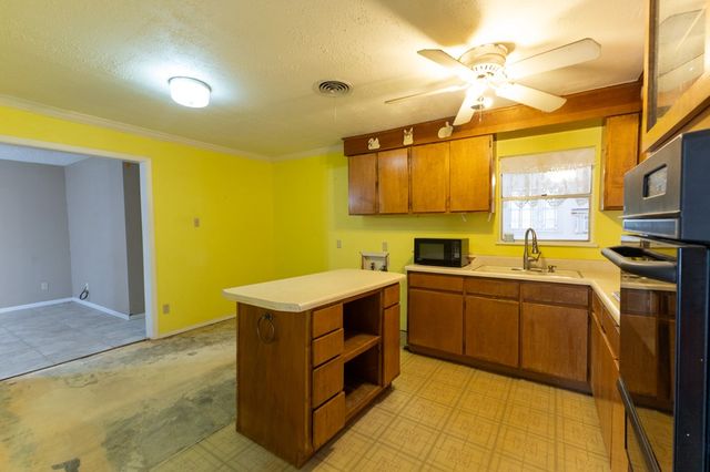 1103 Fifth Ave, Coleman, TX 76834