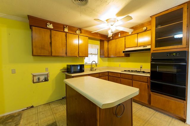 1103 Fifth Ave, Coleman, TX 76834