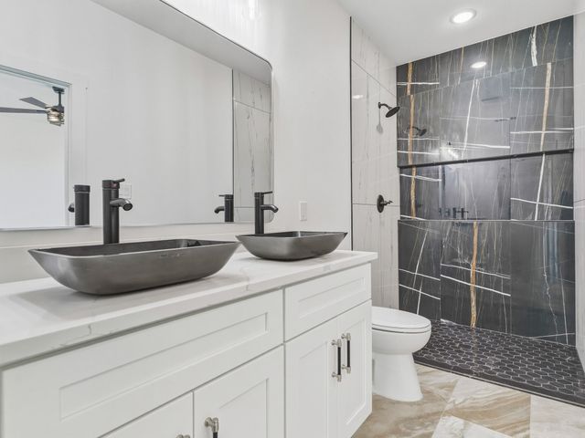 1412 Ridgeview Circle, Granbury, TX 76048