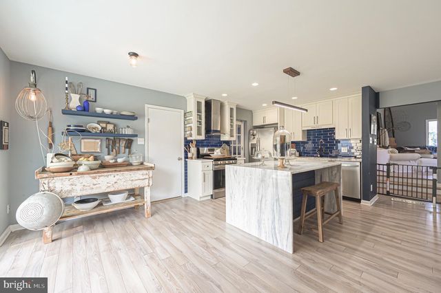 520 S 8TH AVE, Galloway Twp, NJ 08205