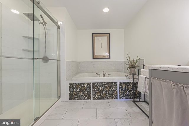 520 S 8TH AVE, Galloway Twp, NJ 08205