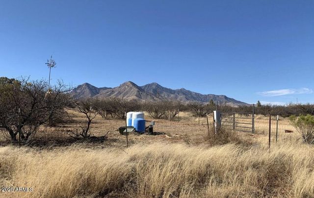 8702 E CLINTON Lane, Hereford, AZ 85615