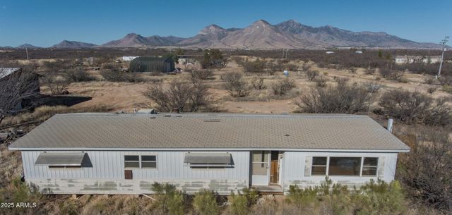 8702 E CLINTON Lane, Hereford, AZ 85615