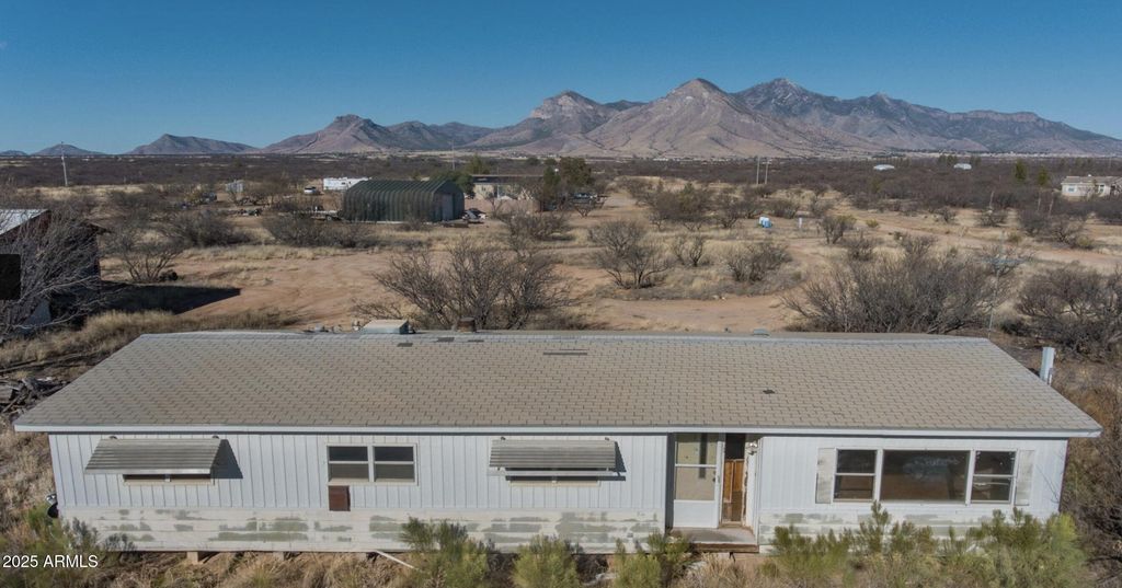 8702 E CLINTON Lane, Hereford, AZ 85615