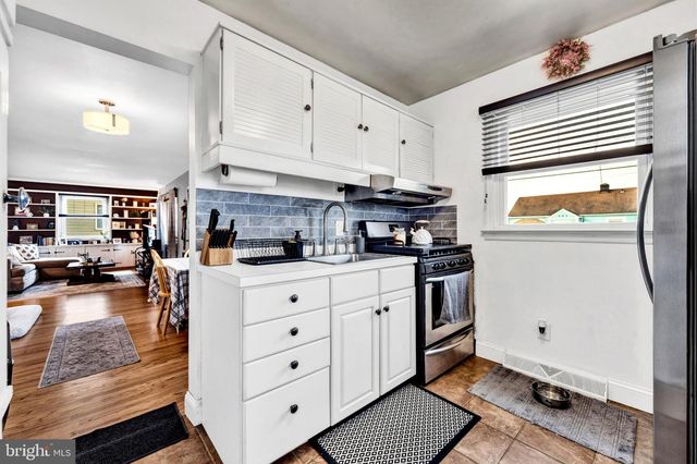 205 WARREN AVE, Bellmawr, NJ 08031