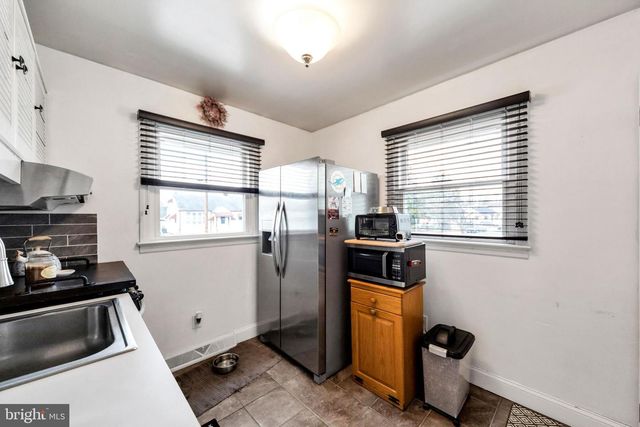 205 WARREN AVE, Bellmawr, NJ 08031