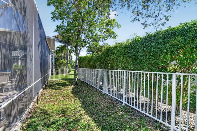 6664 Murano Way, Lake Worth, FL 33467