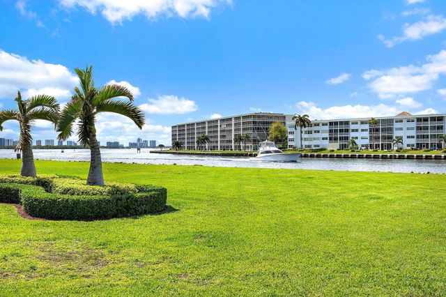 123 Lakeshore Drive 445, North Palm Beach, FL 33408