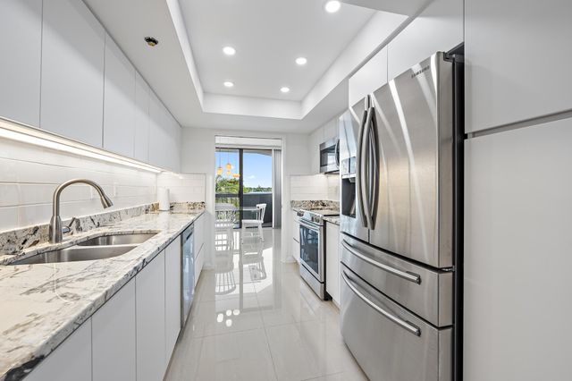 123 Lakeshore Drive 445, North Palm Beach, FL 33408