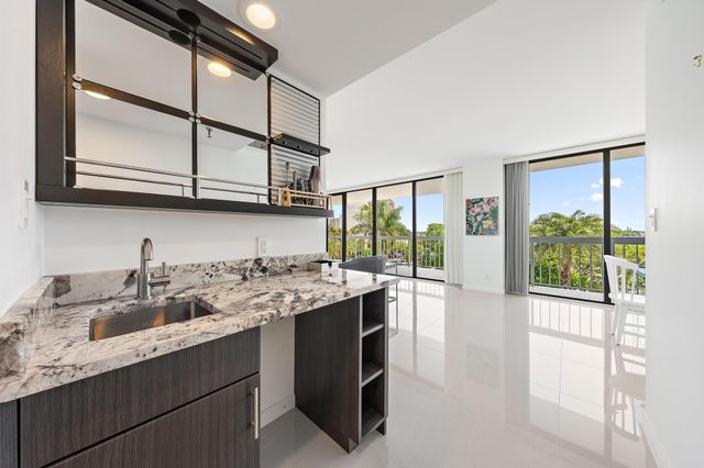 123 Lakeshore Drive 445, North Palm Beach, FL 33408