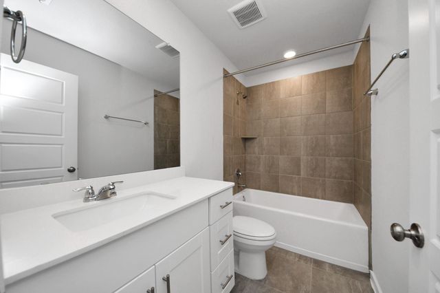 1929 Oregon White Oak Drive, Conroe, TX 77304