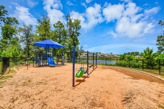 1929 Oregon White Oak Drive, Conroe, TX 77304