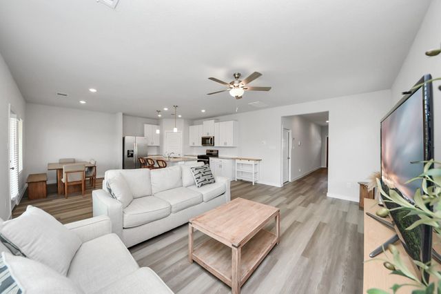 1929 Oregon White Oak Drive, Conroe, TX 77304