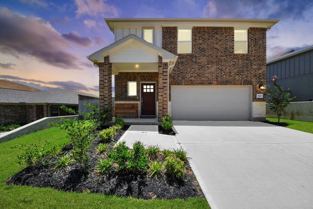 1929 Oregon White Oak Drive, Conroe, TX 77304