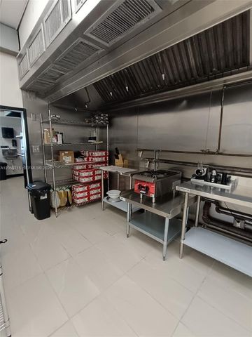 5792 S Jog Road, Greenacres, FL 33467
