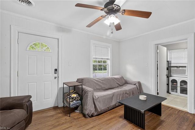 901 Stewart ST, Chesapeake, VA 23324