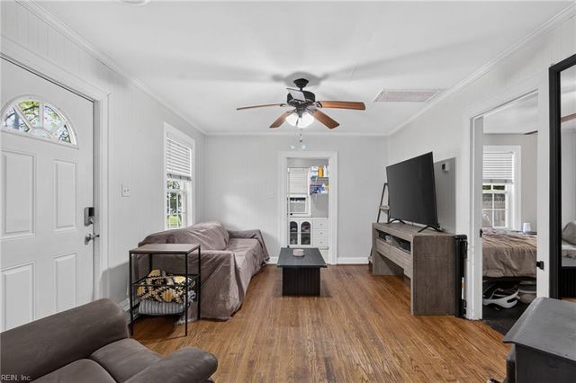 901 Stewart ST, Chesapeake, VA 23324