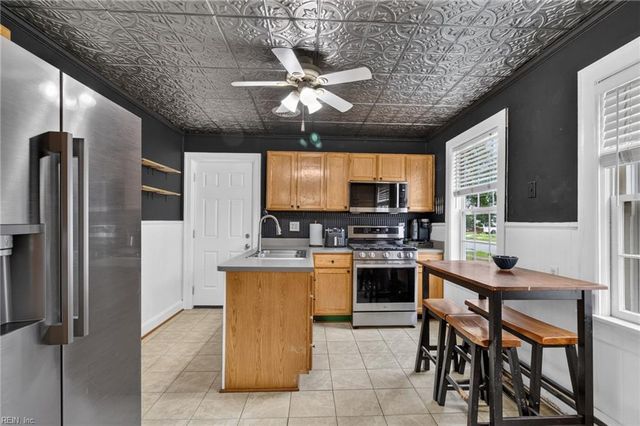 901 Stewart ST, Chesapeake, VA 23324