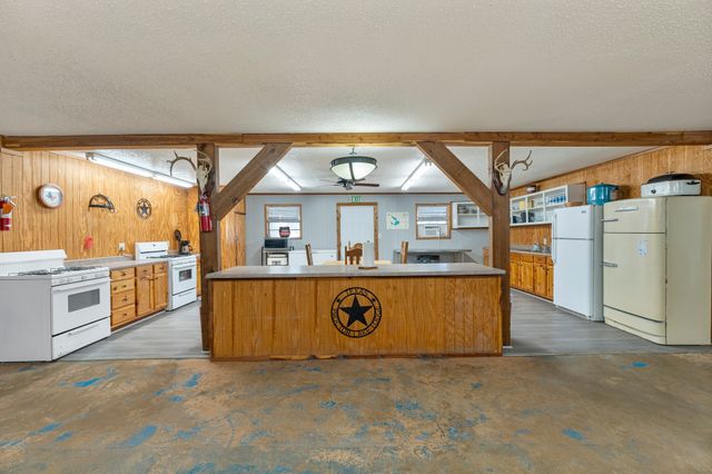 124 Arrowhead, Comanche, TX 76442