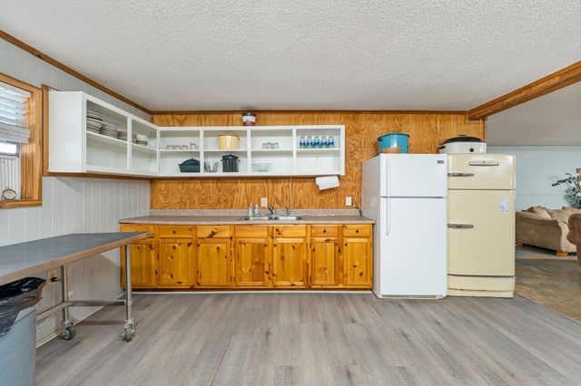 124 Arrowhead, Comanche, TX 76442